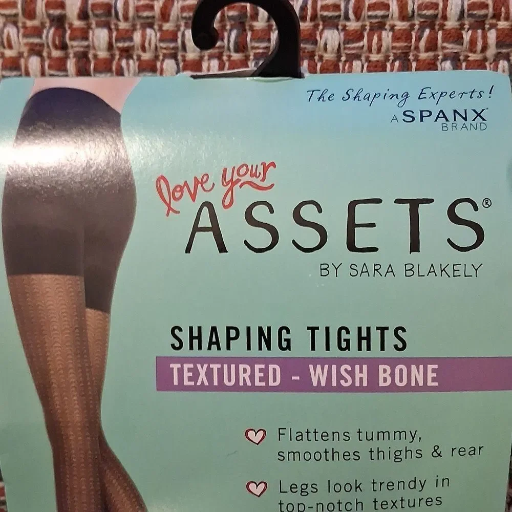 ASSETS by Sara Blakely Black Textured Wish Bone Shaping Tights. Size 3